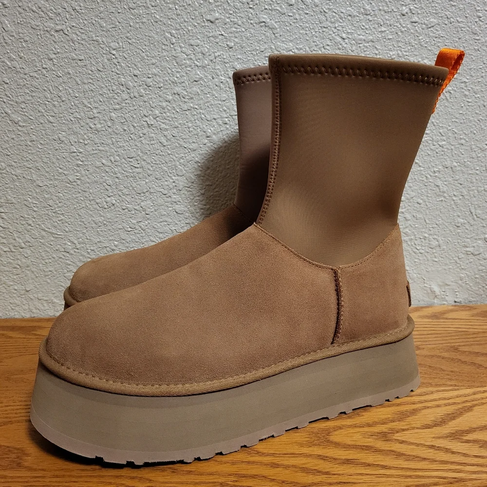 NWOB UGG Tan Classic Dipper Platform Boots Size 11